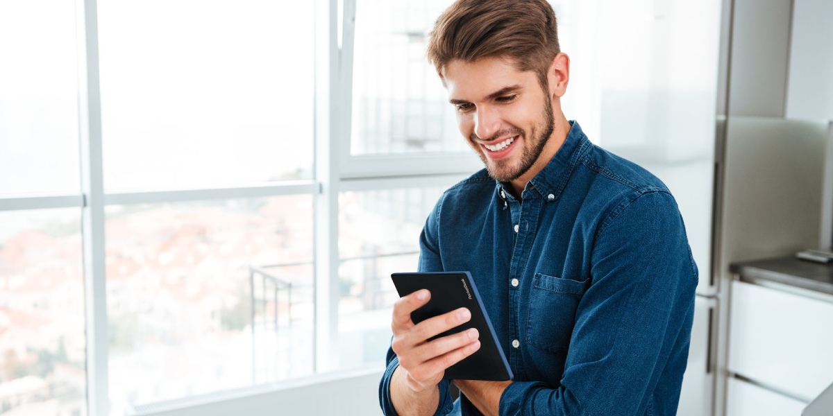 PocketBook Verse Pro: cele mai recente tehnologii de lectură electronică într-un corp compact